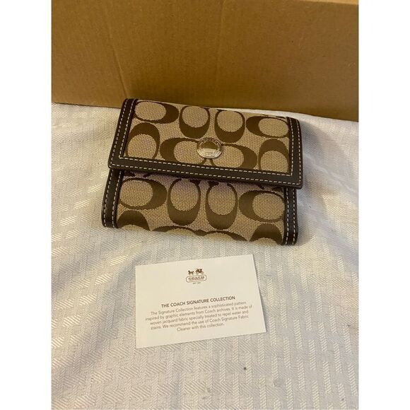 Coach signature 5x4” beige wallet snap - Picture 7 of 8